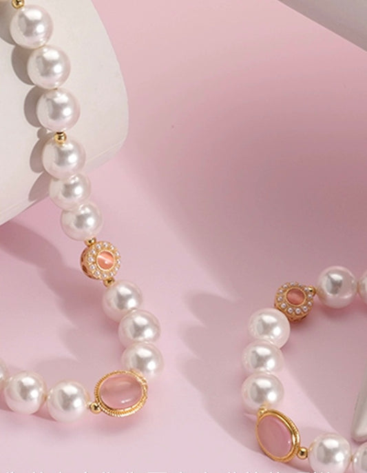 Elevate Your Cat's Style with Our Pearl Necklace Collection - WizzPaw