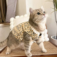 Charger l'image dans la visionneuse de la galerie, Pet Trimmed Cotton Jacket - WizzPaw
